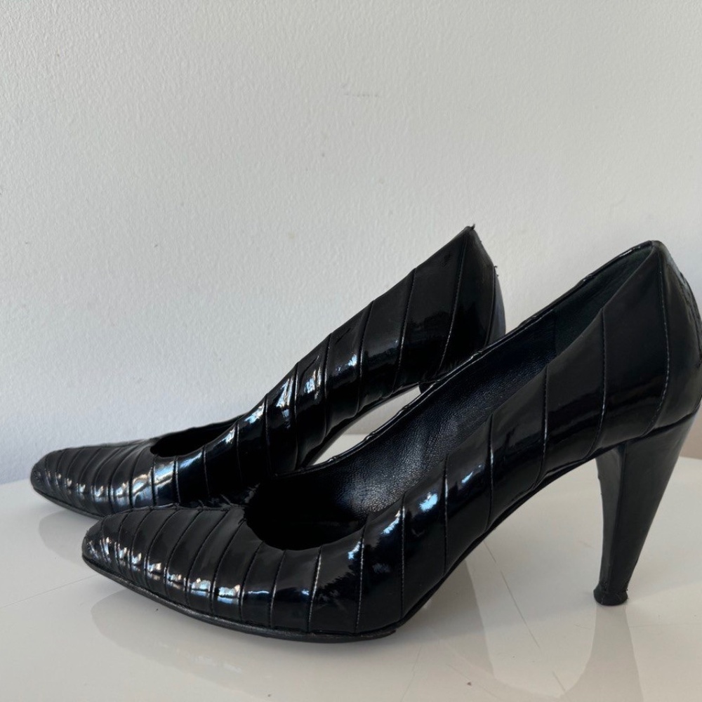 Prada Black Patent Leather Heels – Timeless Elegance, Undeniable Luxury